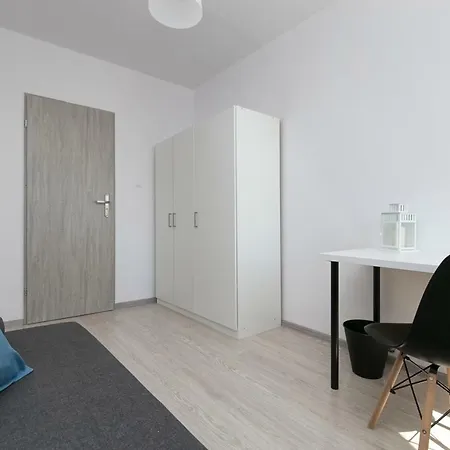 Rooms4less